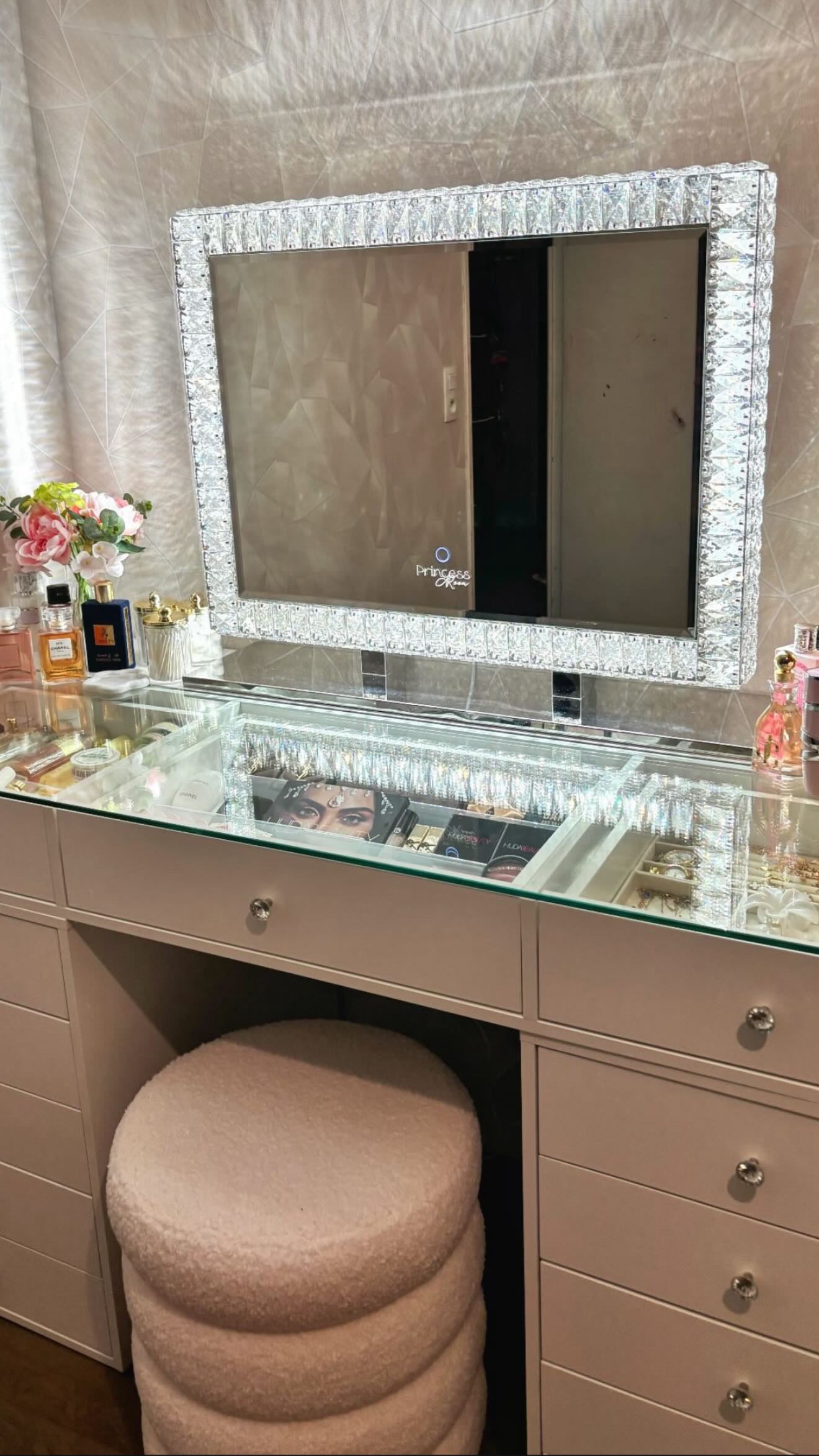 Inès, United Kingdom